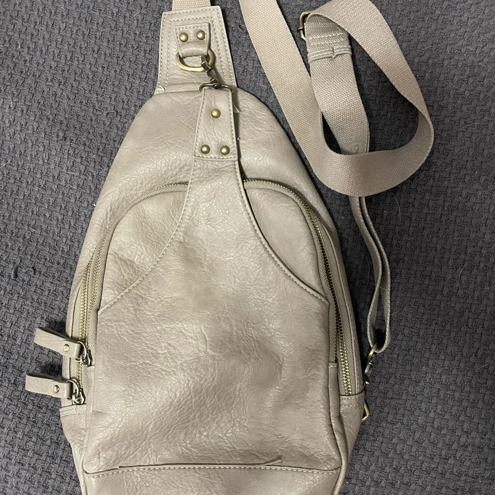 Like New Concealed Carry Crossbody Bag - Picture 3 of 11